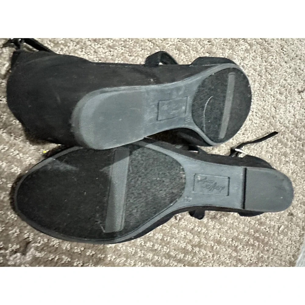 Dex Flex Black Suede Ankle Strap Low Wedge Heels Women's Size 9.5 Good Work Chic